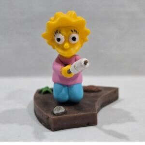 Vintage 2007 The Simpsons Lisa Simpson Campfire Figure Tomy Series 2